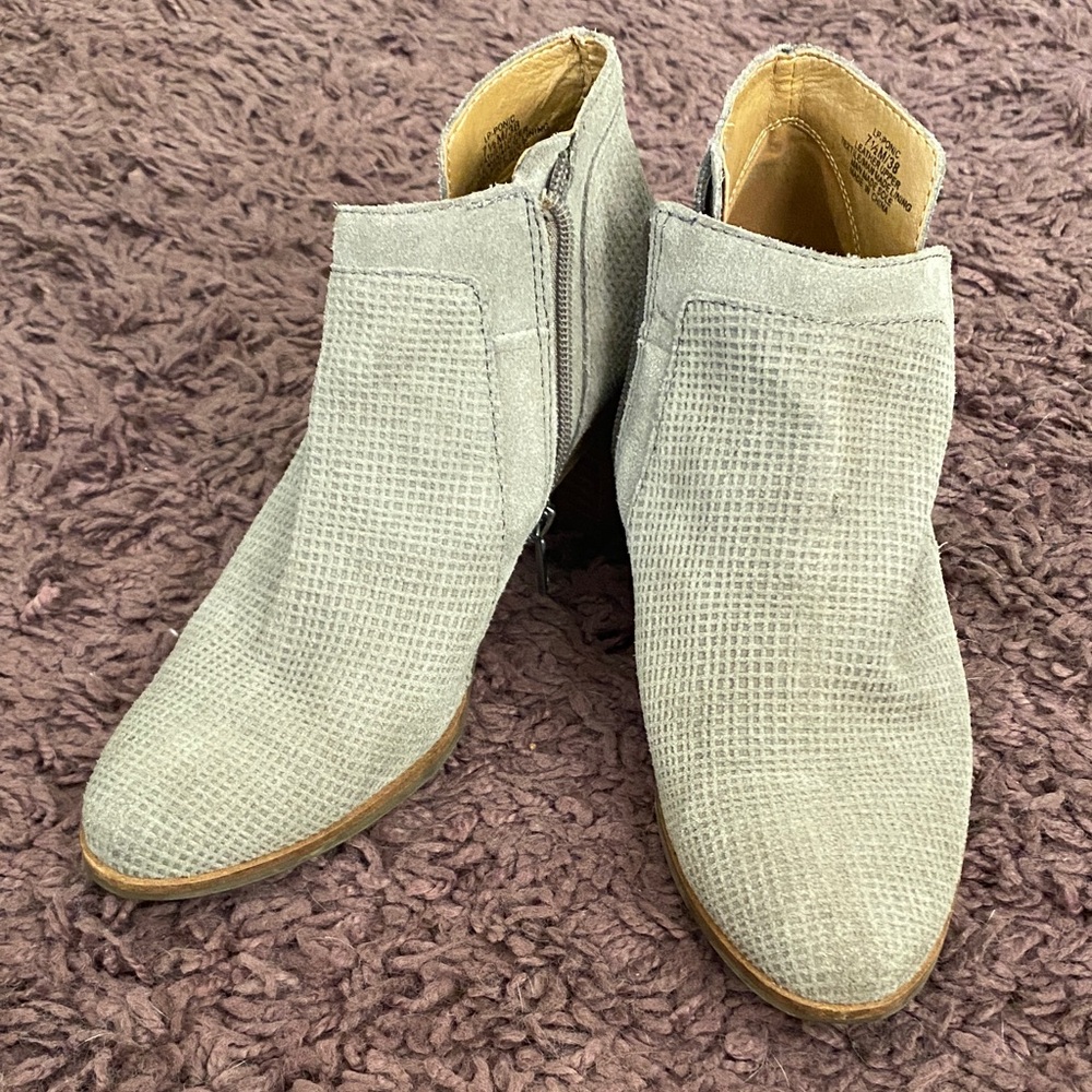 Lucky Stylish Taupe/Gray Ankle Boots